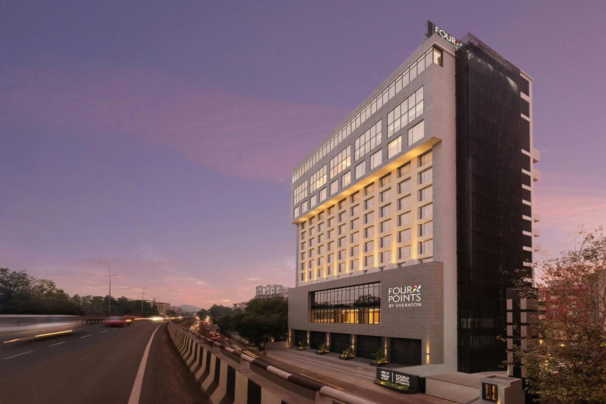 Four Points By Sheraton Nášik Exteriér fotografie